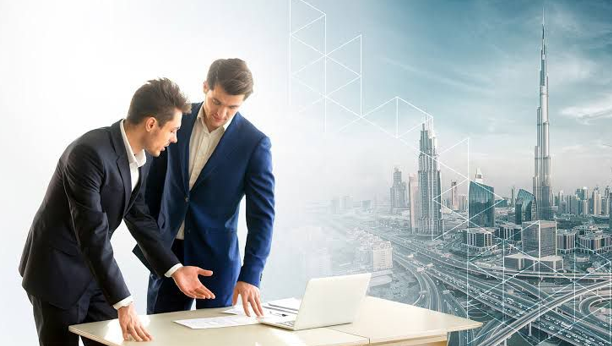 Building Ambitious Enterprises: From Startup Vision to Large-Scale Succes